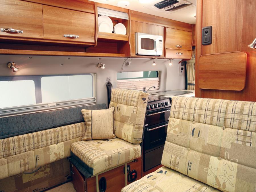 Интерьер Auto-Sleepers Dorset ES 2010 года  (фото 2 из 2)